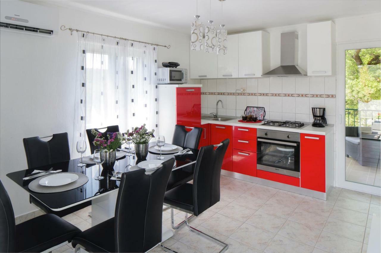 Willa House Lucia Brstanovo Zewnętrze zdjęcie