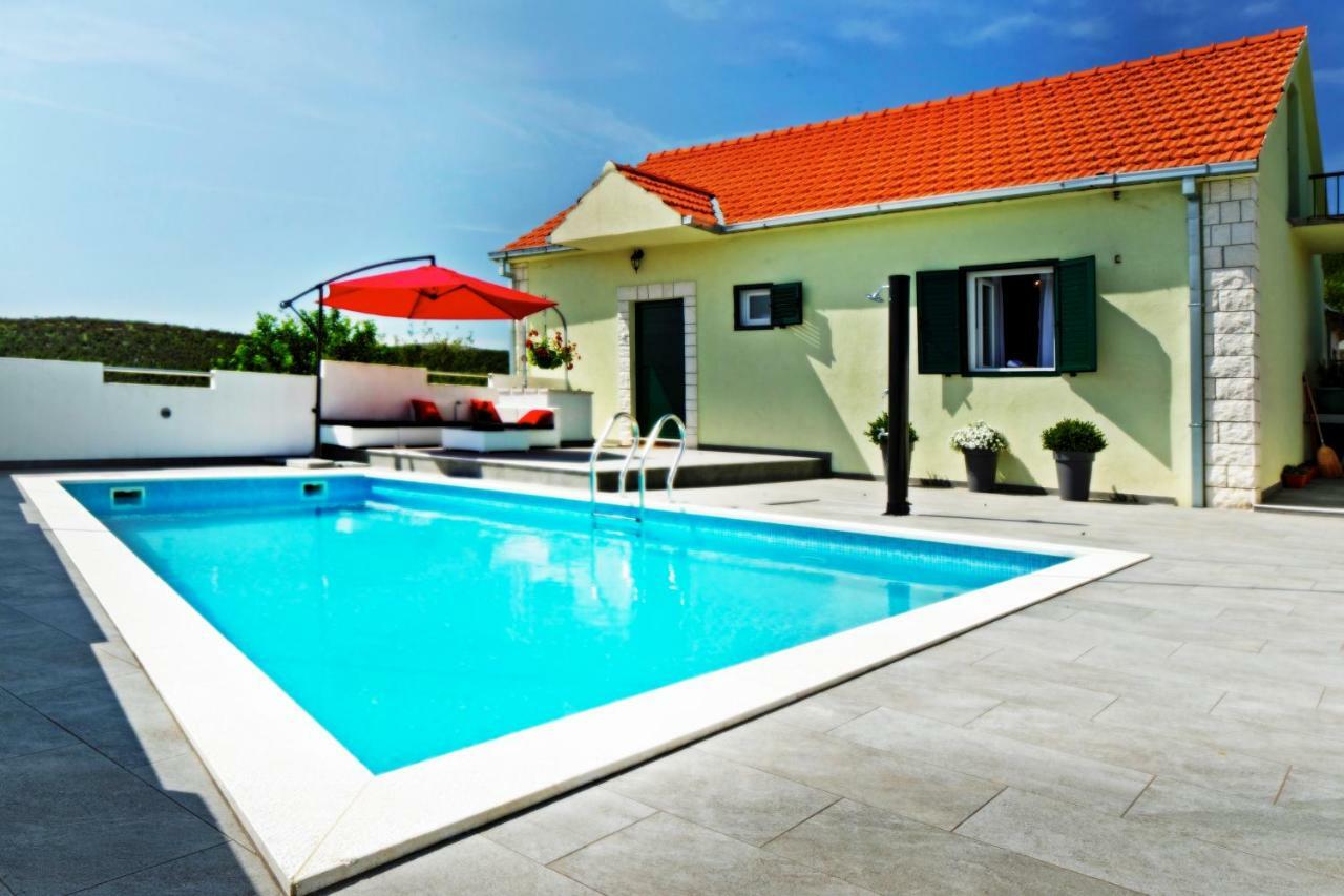 Willa House Lucia Brstanovo Zewnętrze zdjęcie